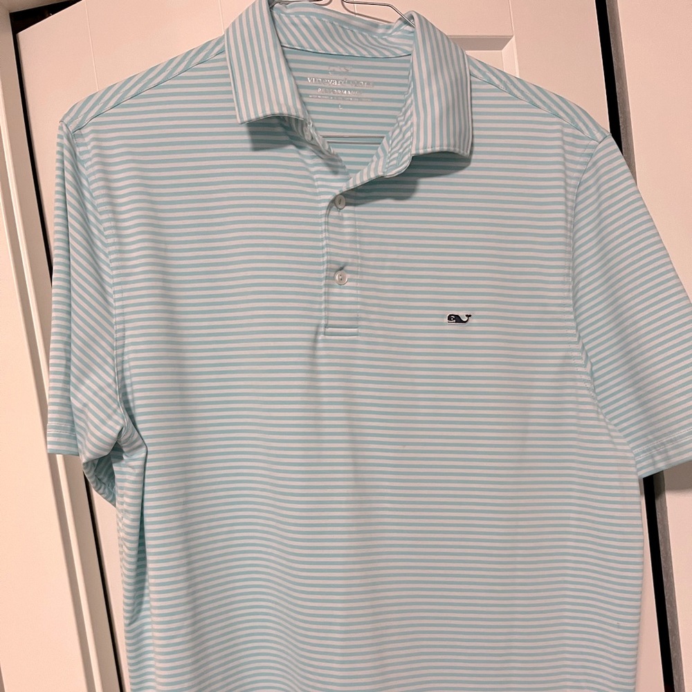 Like new Mens Vinyard Vines Polo.